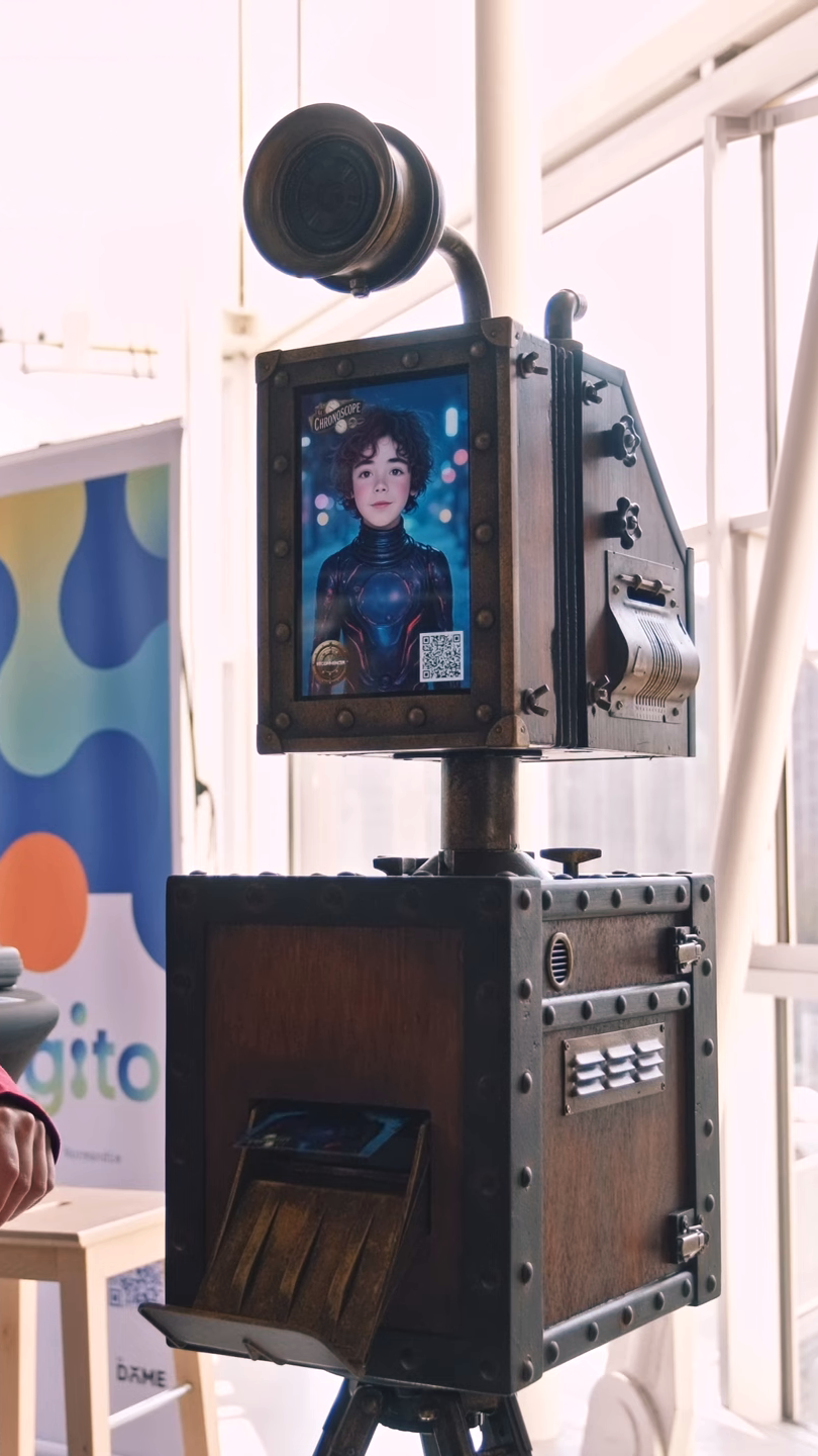 Chronoscope — Borne photo IA sur trépied steampunk